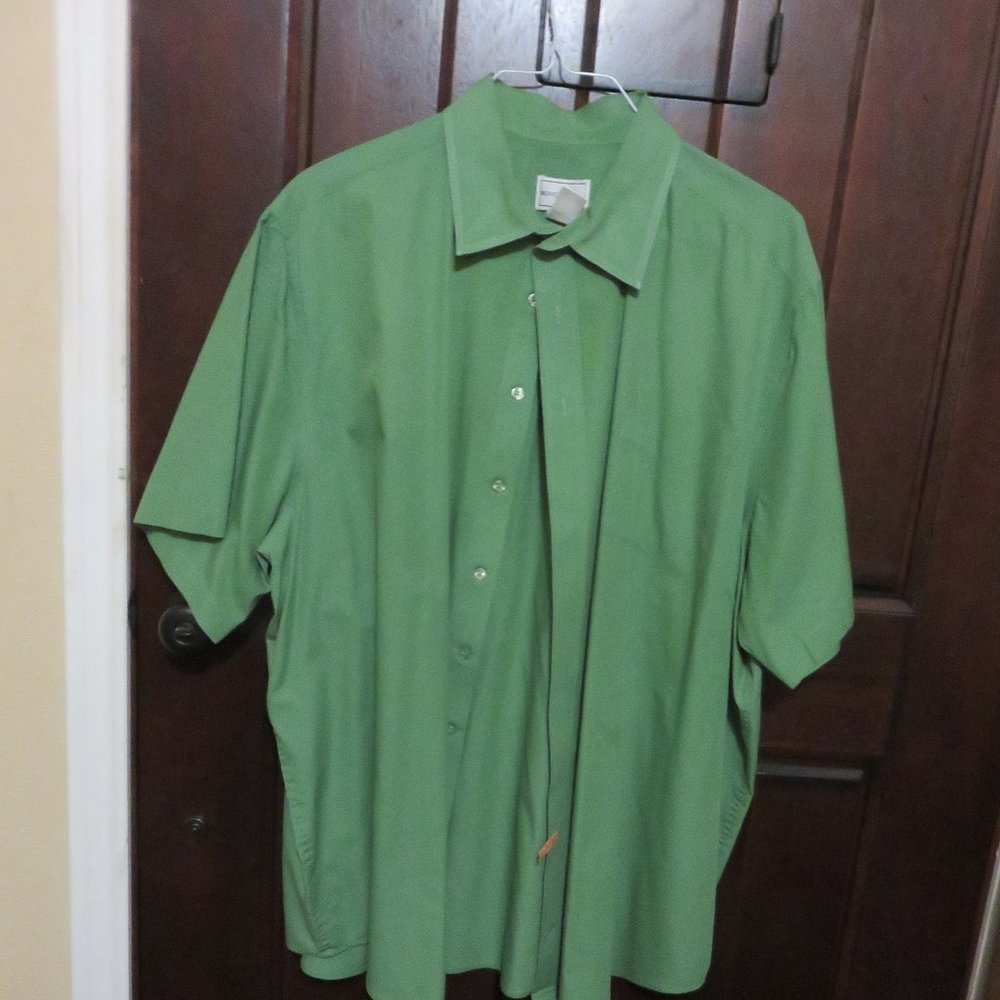 KINGS COURT MEN'S BIG 18 1/2  SIZE SHORT SLEEVE SHIRT IN GREEN
